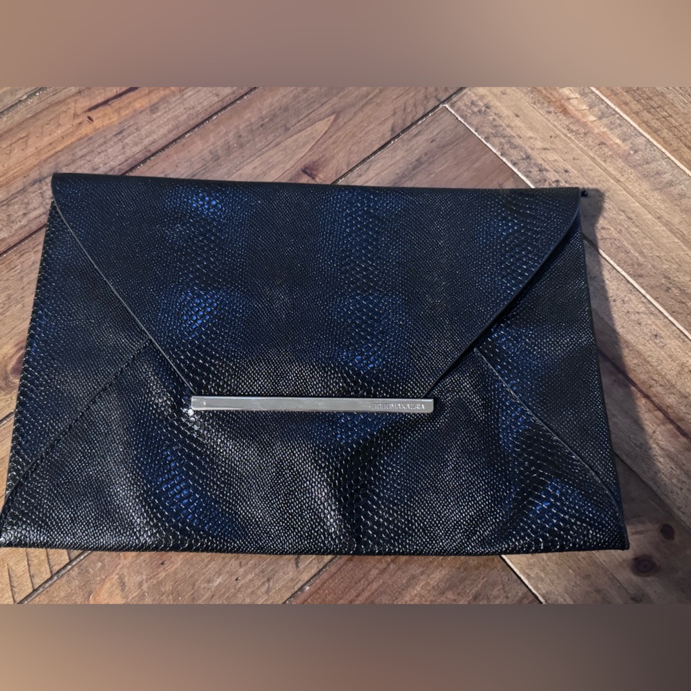 bcbgmaxazria women clutch
